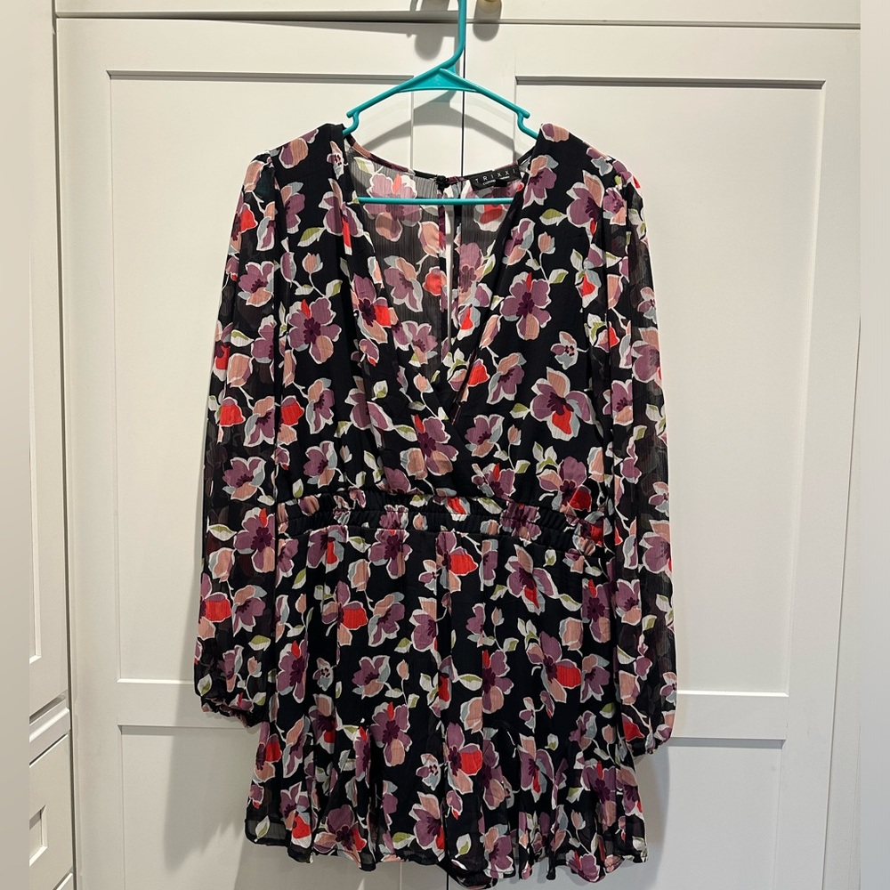 Francesca’s long sleeve romper size XL